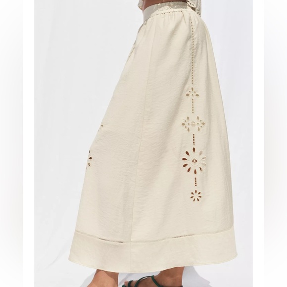 ZARA EMBROIDERED EYELET MIDI SKIRT - Picture 6 of 12